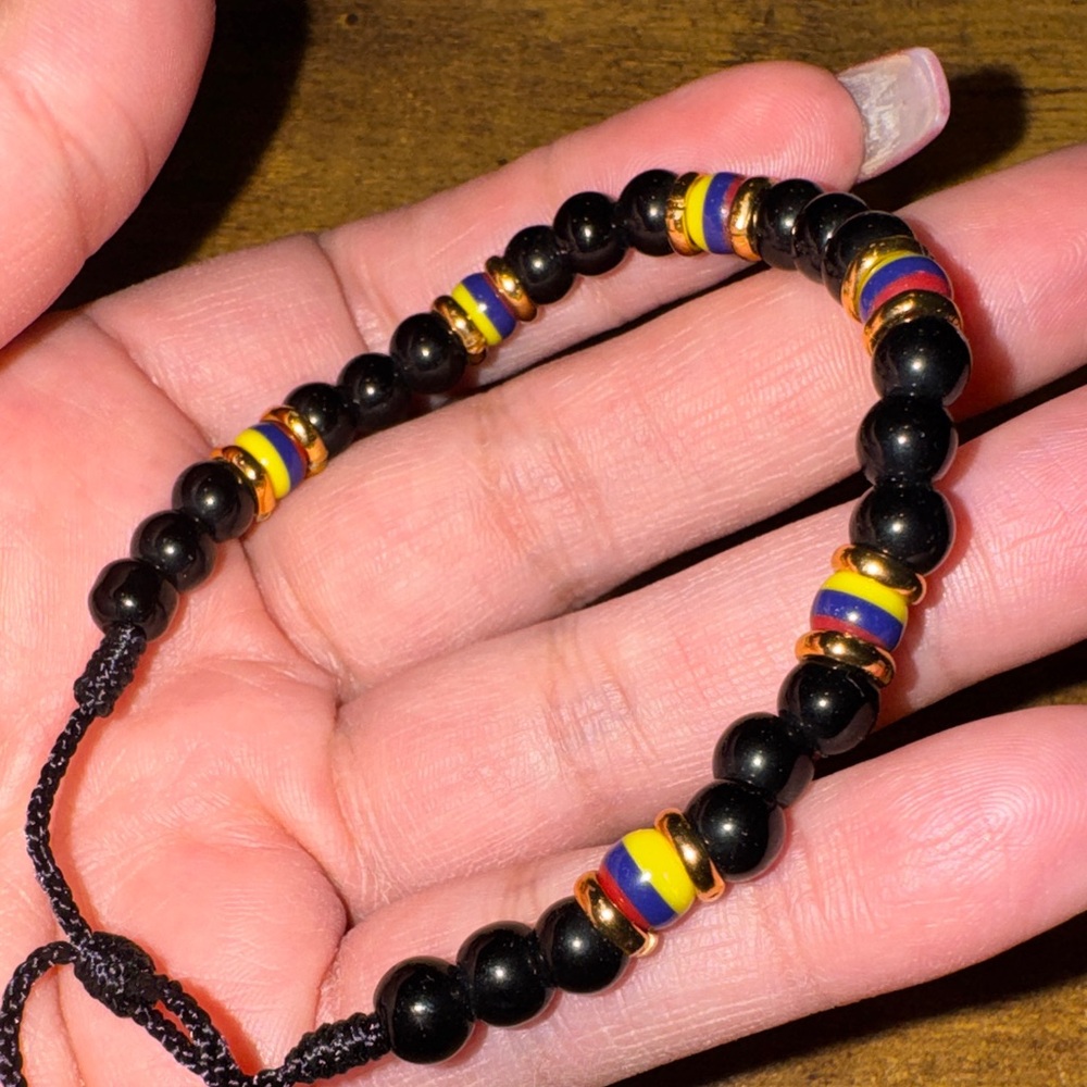 Unisex Colombian Black Beaded Adjustable Bracelet w/ Gold Accent - Picture 5 of 7